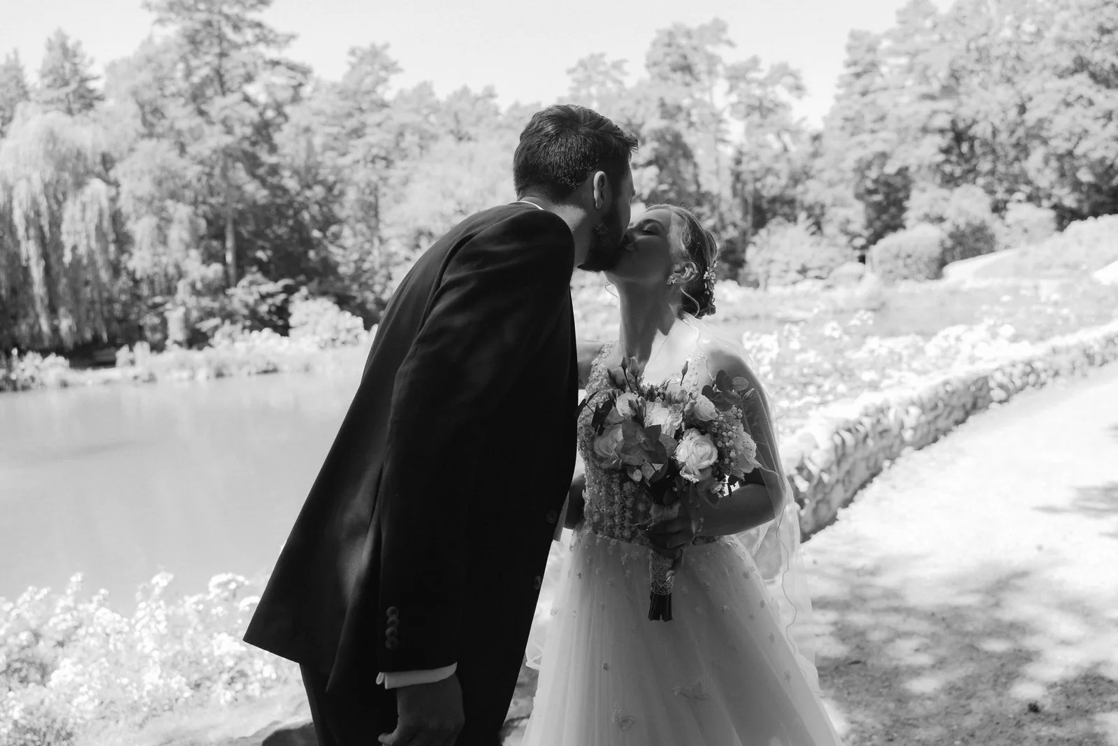 Larissa & Jonas bei ihrer Hochzeit, Elbterrassen Wussegel