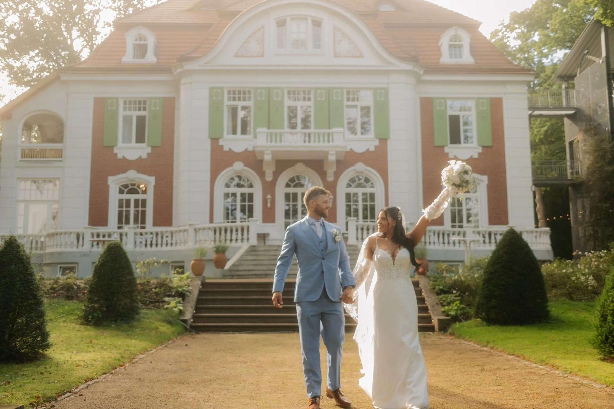Mariana & Mirco bei ihrer Hochzeit, Haus Schnede