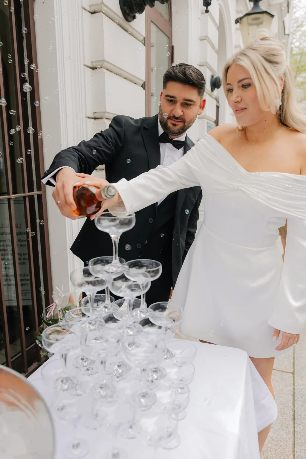 Lynn & Ersin, Standesamt Altona, Bild 6